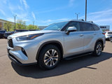 Used 2022 Toyota Highlander XLE image 3