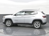 New 2025 Jeep Compass Latitude image 3