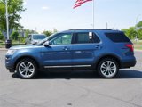 Used 2019 Ford Explorer XLT image 2