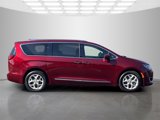 Used 2020 Chrysler Pacifica Touring-L image 4