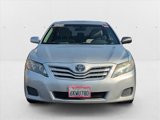 Used 2010 Toyota Camry LE image 2
