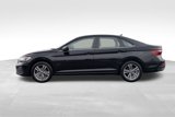 Used 2022 Volkswagen Jetta SE image 4