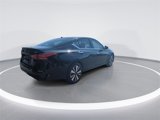 Used 2019 Nissan Altima 2.5 SV image 2
