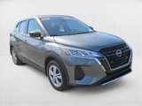 Used 2025 Nissan Kicks Play S image 3