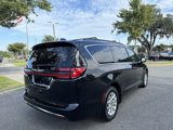 Used 2022 Chrysler Pacifica Touring-L image 3