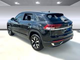 Certified 2022 Volkswagen Atlas Cross Sport SE image 3