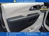 Used 2021 Chrysler Pacifica Touring-L image 4