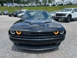 Used 2015 Dodge Challenger SXT image 3