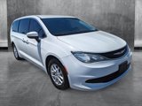 Used 2017 Chrysler Pacifica Touring image 3