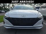 Used 2023 Hyundai Elantra SEL w/ Convenience Package image 2
