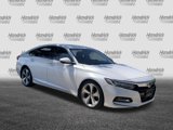 Used 2018 Honda Accord Touring image 2