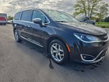 Used 2019 Chrysler Pacifica Limited image 3