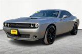 Used 2015 Dodge Challenger SXT image 2