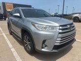 Used 2017 Toyota Highlander XLE image 3