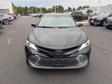 Used 2020 Toyota Camry XLE image 2