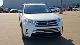 Used 2017 Toyota Highlander XLE image 3