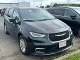 Used 2023 Chrysler Pacifica Touring-L image 2