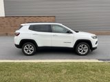 New 2025 Jeep Compass Latitude image 4