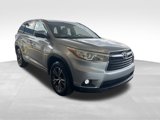 Used 2016 Toyota Highlander XLE image 2