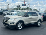 Used 2017 Ford Explorer XLT image 2