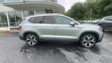 Used 2022 Volkswagen Taos SEL w/ Panoramic Sunroof Package image 5