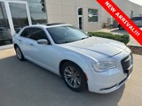 Used 2016 Chrysler 300 C image 3