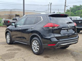Used 2017 Nissan Rogue SV image 4