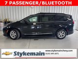 Used 2017 Chrysler Pacifica Touring-L w/ Tire & Wheel Group image 2