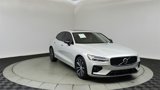 Used 2021 Volvo S60 T5 Momentum image 2