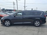 Used 2017 Chrysler Pacifica Touring-L Plus image 4