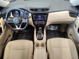 Used 2019 Nissan Rogue SV image 2