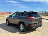 Used 2018 Jeep Cherokee Limited image 3