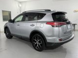Used 2018 Toyota RAV4 SE image 5
