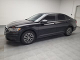 Used 2019 Volkswagen Jetta SE image 2
