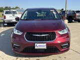 Used 2023 Chrysler Pacifica Touring-L image 2