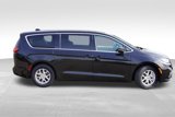 Certified 2023 Chrysler Pacifica Touring-L image 4