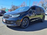 New 2025 Chrysler Pacifica Limited image 5