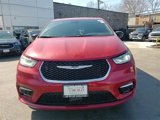 New 2025 Chrysler Pacifica Select image 2