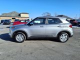 Used 2024 Hyundai Venue SE image 3