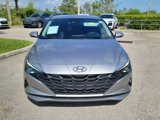 Used 2022 Hyundai Elantra SEL w/ Convenience Package image 3