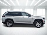 Used 2023 Jeep Grand Cherokee Limited image 2