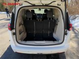 Used 2023 Chrysler Pacifica Touring-L image 4