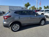 Used 2020 Nissan Rogue Sport SV image 2