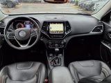 Used 2019 Jeep Cherokee Limited image 3