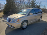 Used 2016 Chrysler Town & Country Touring w/ Driver Convenience Group image 2