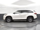 Used 2019 Toyota Highlander XLE image 4