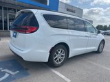 Used 2022 Chrysler Pacifica Touring-L image 5