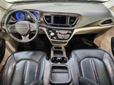 Used 2018 Chrysler Pacifica Touring-L image 2