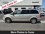 Used 2015 Chrysler Town & Country Touring w/ Driver Convenience Group image 2