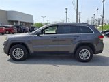 Used 2020 Jeep Grand Cherokee Laredo image 4